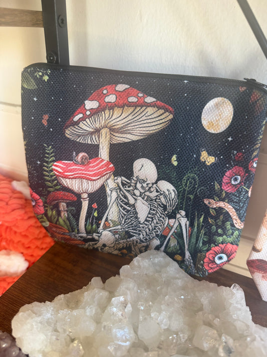 Mushroom small pouch with zipper